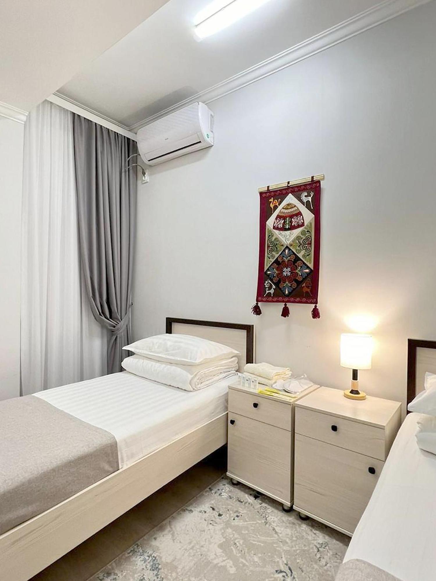 Compass Hostel Bishkek Exterior foto
